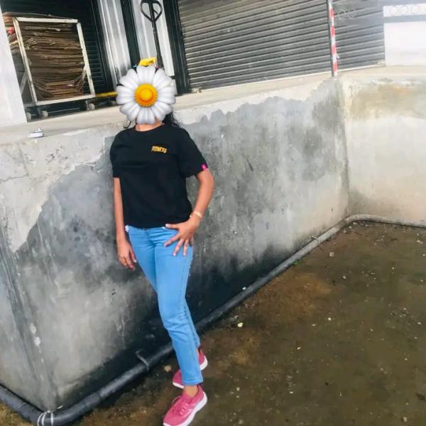 girls-personal photo of Lanka Ads