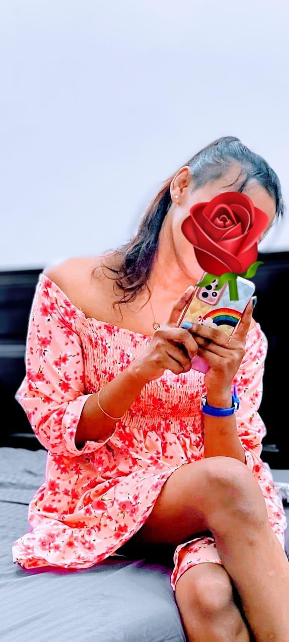 girls-personal photo of Lanka Ads