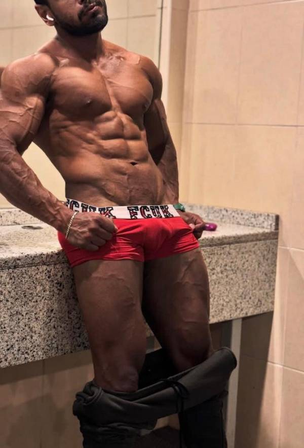 boys-personal photo of Lanka Ads