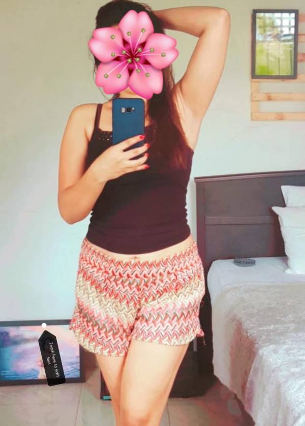 girls-personal photo of Lanka Ads