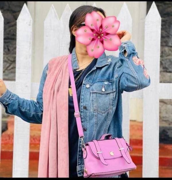 girls-personal photo of Lanka Ads