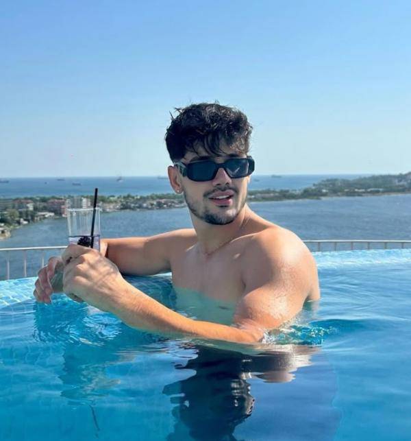 boys-personal photo of Lanka Ads